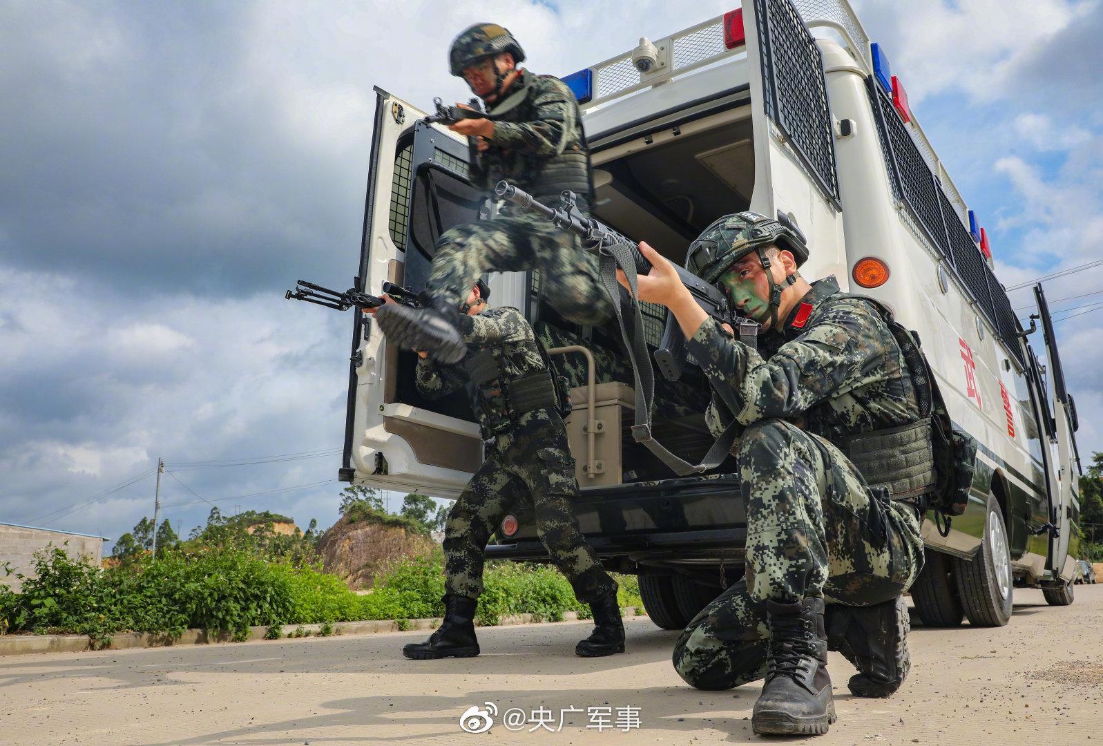 雷霆突击